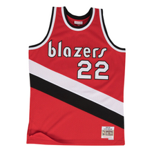 Load image into Gallery viewer, Portland Trail Blazers Clyde Drexler Hardwood Classics Road Swingman Jersey by Mitchell &amp; Ness - Mens