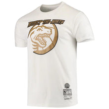 Load image into Gallery viewer, Men&#39;s Mitchell &amp; Ness White Toronto Raptors Hardwood Classics Head Piece T-Shirt